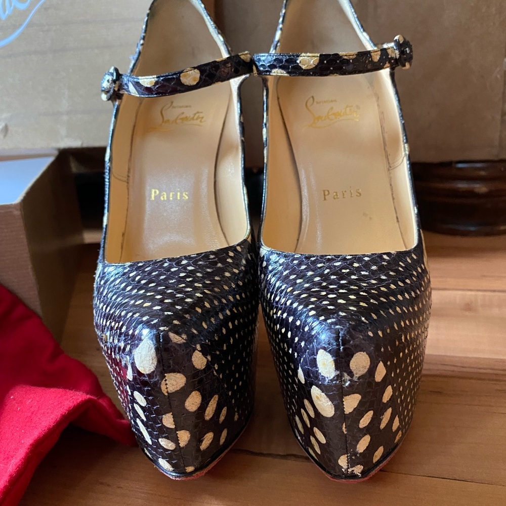Christian Louboutin Black and White Polka Dot Women's Shoes - Picture 5 of 9